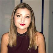 Etudiante en bac +1 proposant des cours de mathématiques